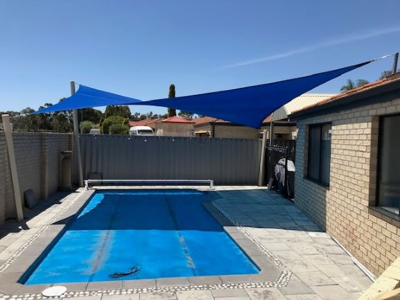 Pool Shade Sail - 3 post - 1 high roof mast design - Rainbow shade Extreme 32 Royal Blue